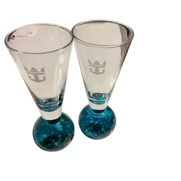 𝅺CORDIAL glasses pair Royal Caribbean logo. - Picture 4 of 5